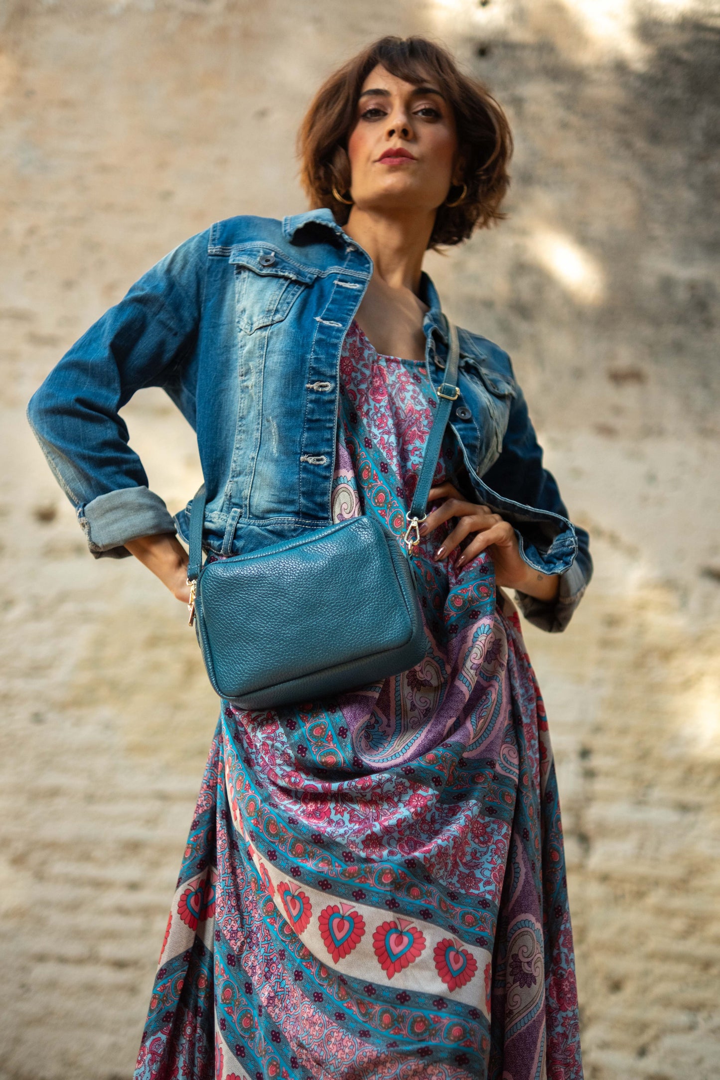 Bolso PETRO en PIEL Color Petróleo, asa piel ajustable