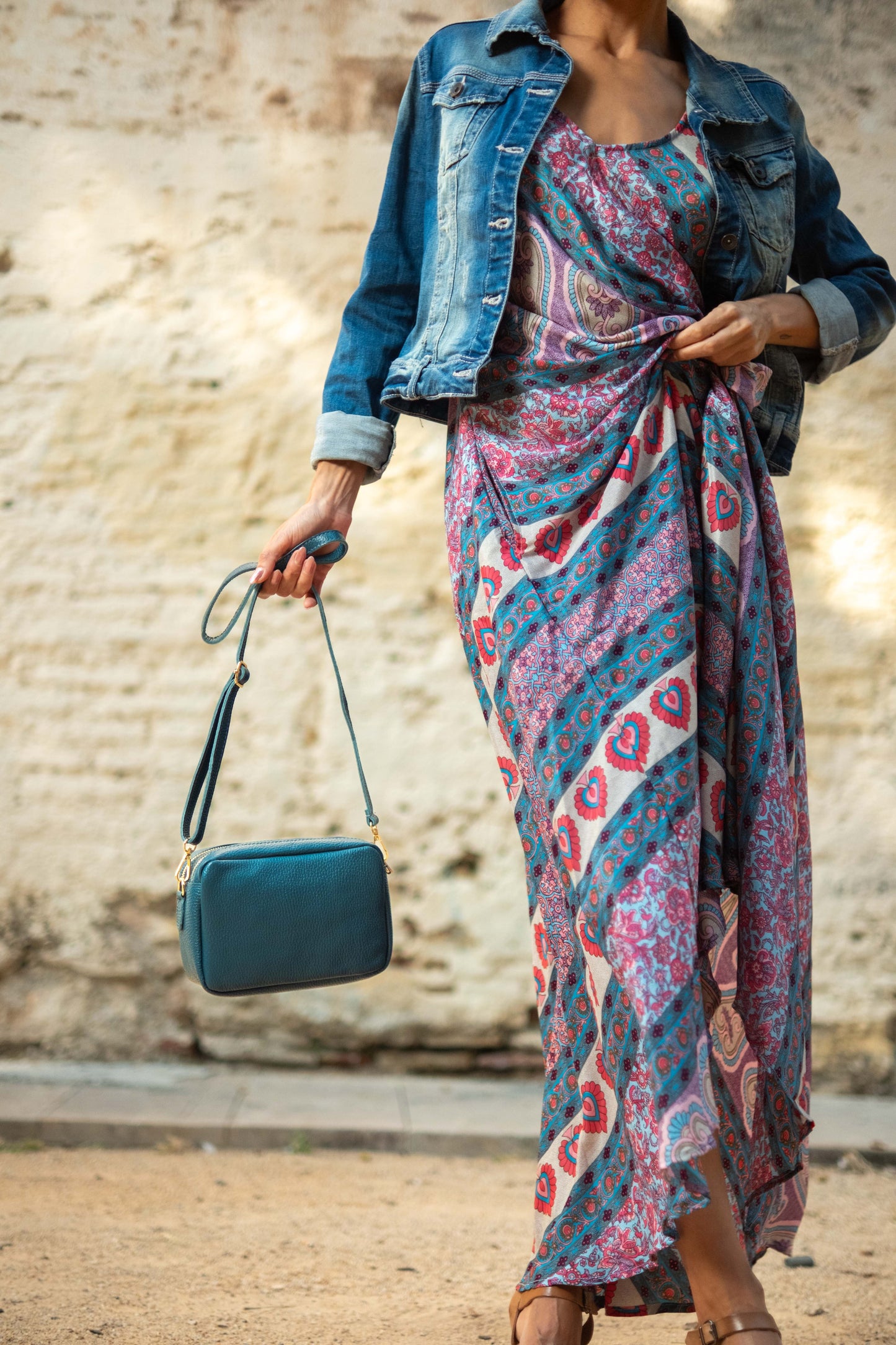 Bolso PETRO en PIEL Color Petróleo, asa piel ajustable