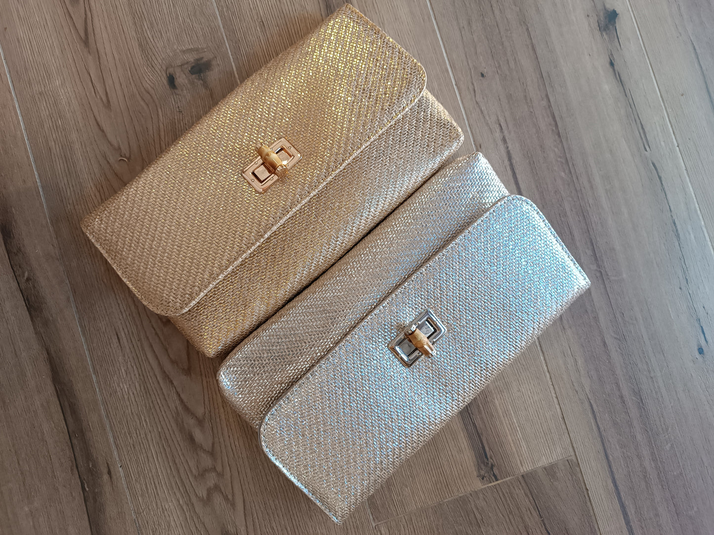 Bolso fiesta dorado, cierre madera