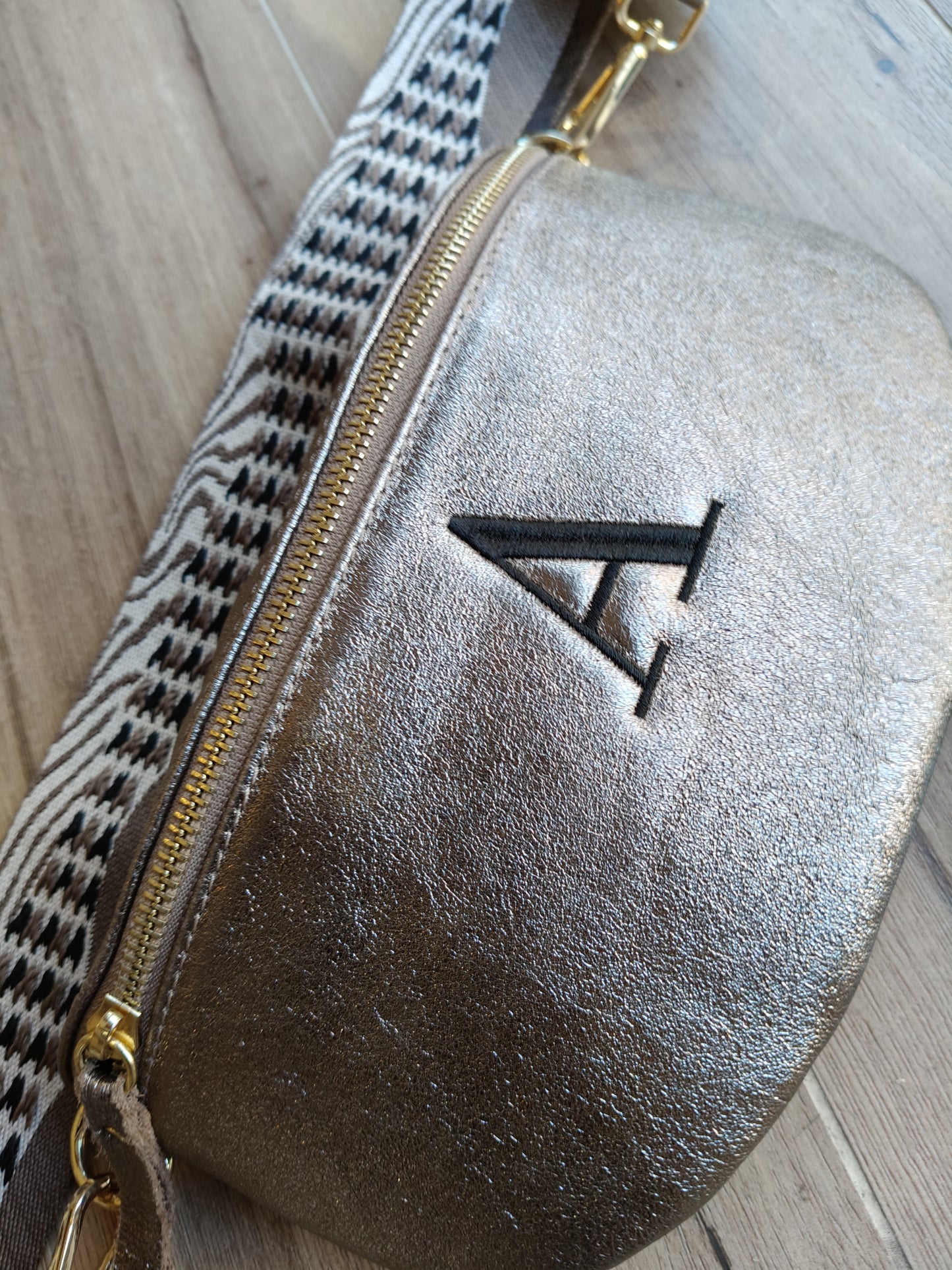 Riñonera/bandolera PIEL (PERSONALIZACIÓN GRATUITA)