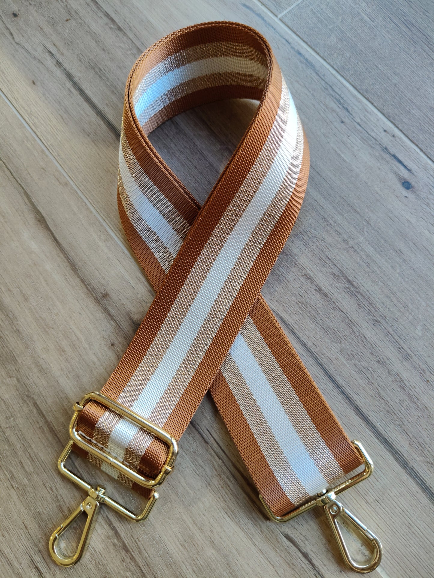 Asa marrón, beige y dorado