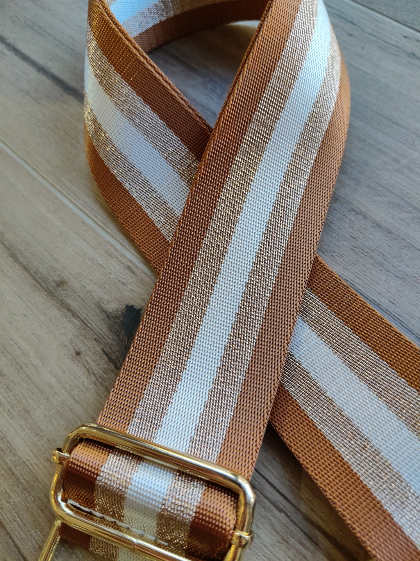 Asa marrón, beige y dorado